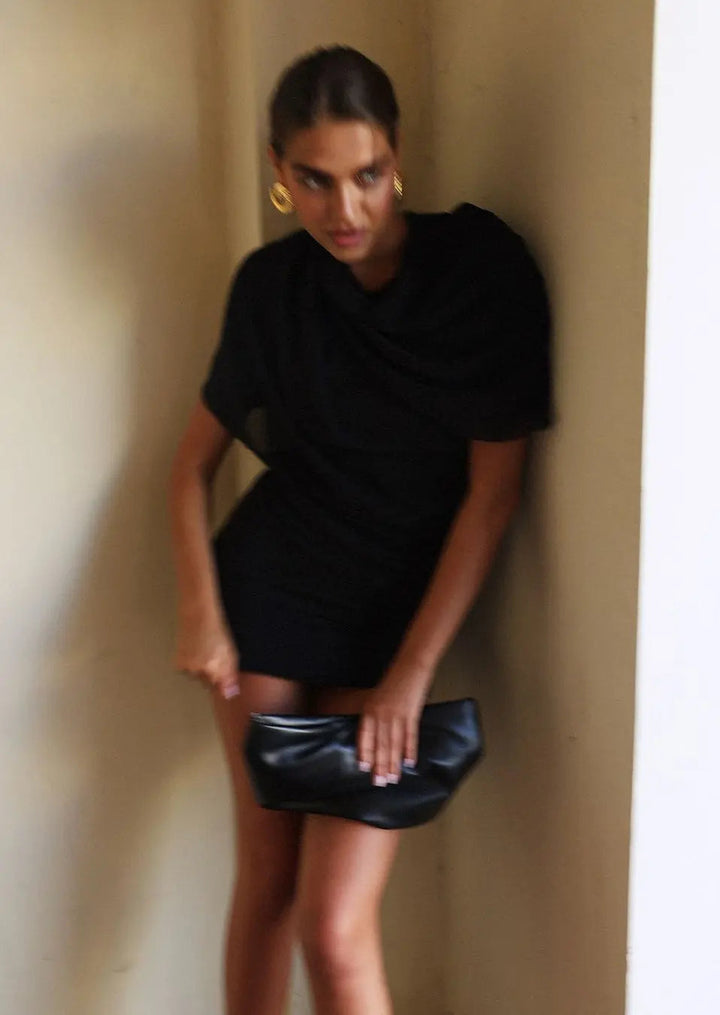 Carmen | Zwarte Drapé-Minikleed met Hoge Schouderpartij