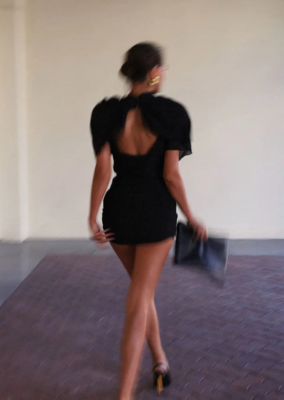 Carmen | Zwarte Drapé-Minikleed met Hoge Schouderpartij