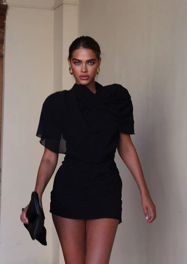 Carmen | Zwarte Drapé-Minikleed met Hoge Schouderpartij