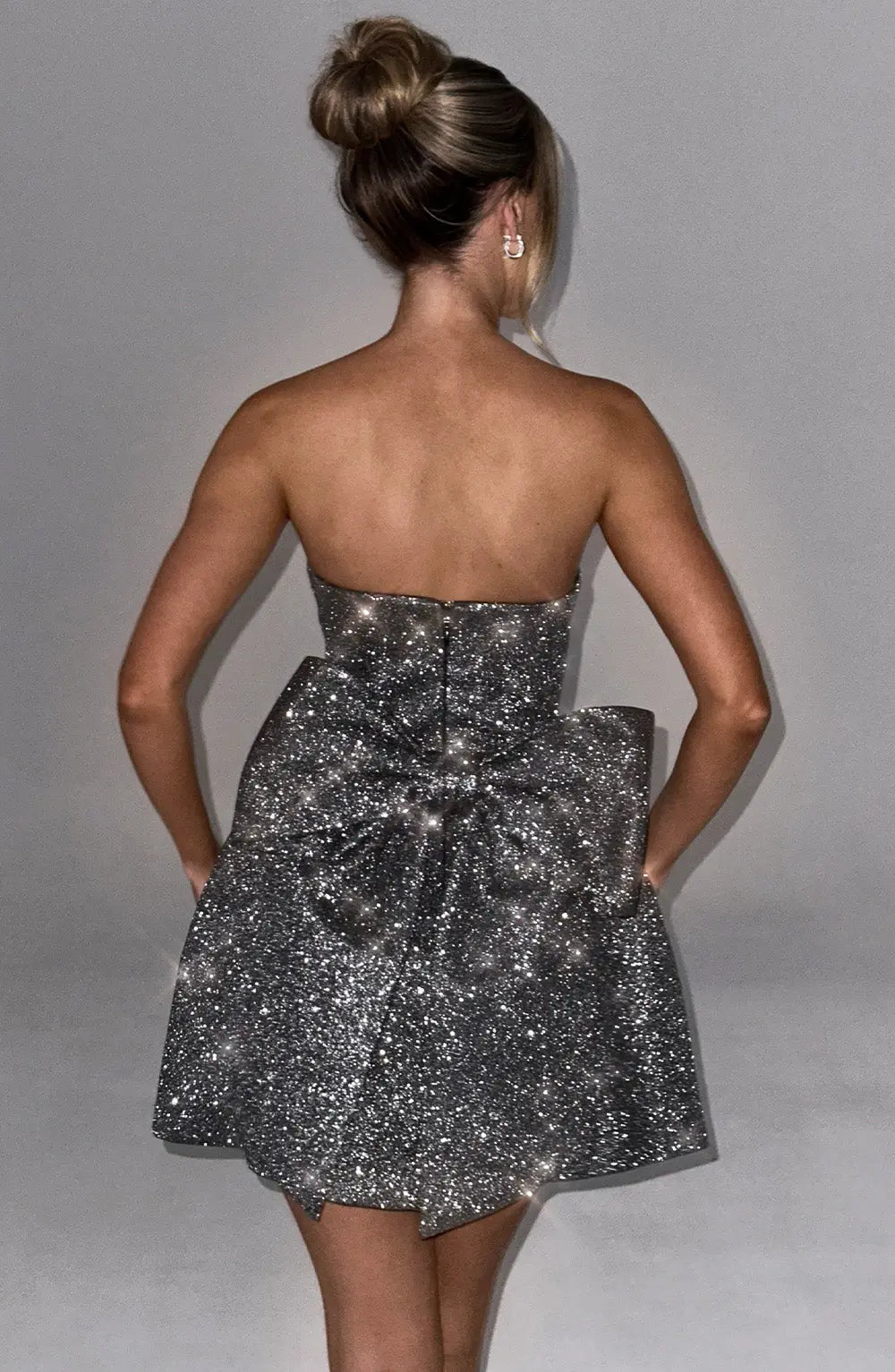 Emma | Glinsterende Mini-jurk – Stralende Elegant voor Onvergetelijke Nachten